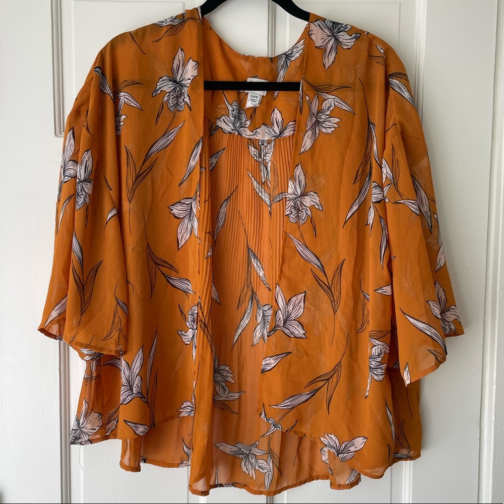 A New Day short duster. Mustard base white flower print.